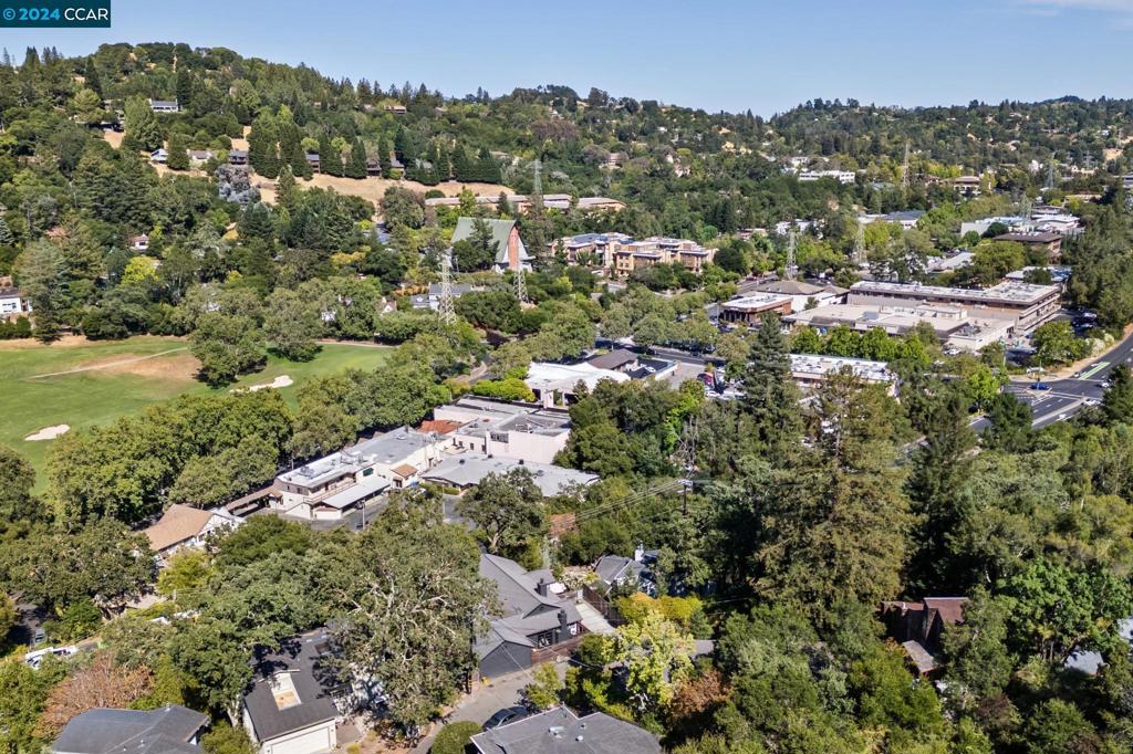 EL TOYONAL - Residential