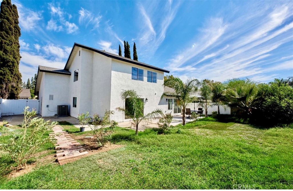2456 Dr S Woodlark