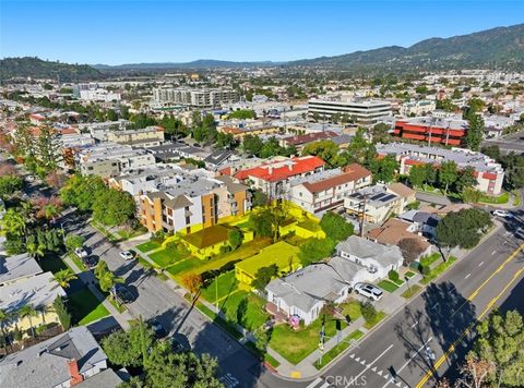 Photo of 405 Hawthorne St, Glendale, CA 91204 (MLS # OC26039183)