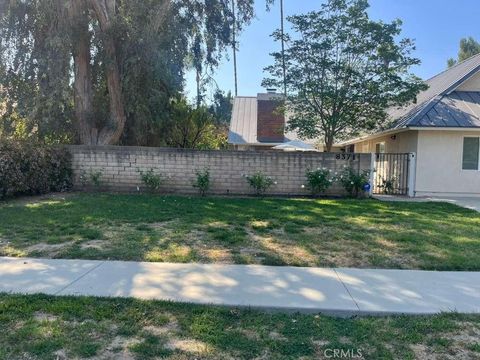 Photo of 8371 Capistrano Avenue, West Hills, CA 91304 (MLS # SR26064480)