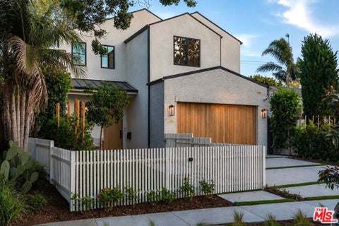 Photo of 12136 Havelock Avenue, Culver City, CA 90230 (MLS # 26874677)
