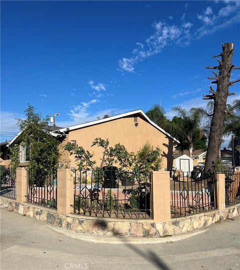 Photo of 11826 Fellows AVE, San Fernando, CA 91340 (MLS # SR26195125)