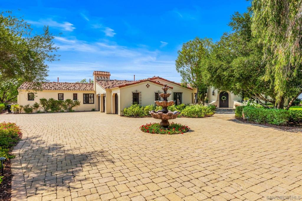 7975 Villas