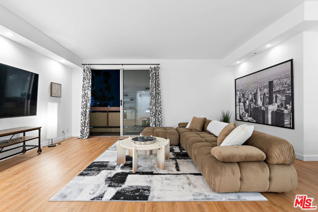 Photo of 321 S San Vicente Boulevard #507, Los Angeles, CA 90048 (MLS # 25621957)