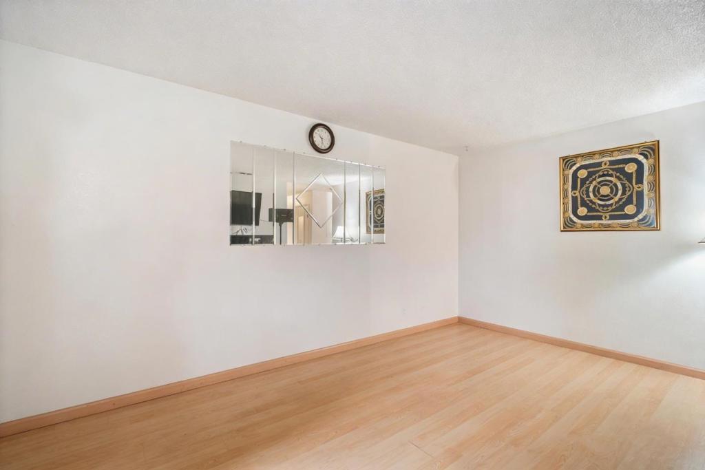 2599 Easton Lane 109