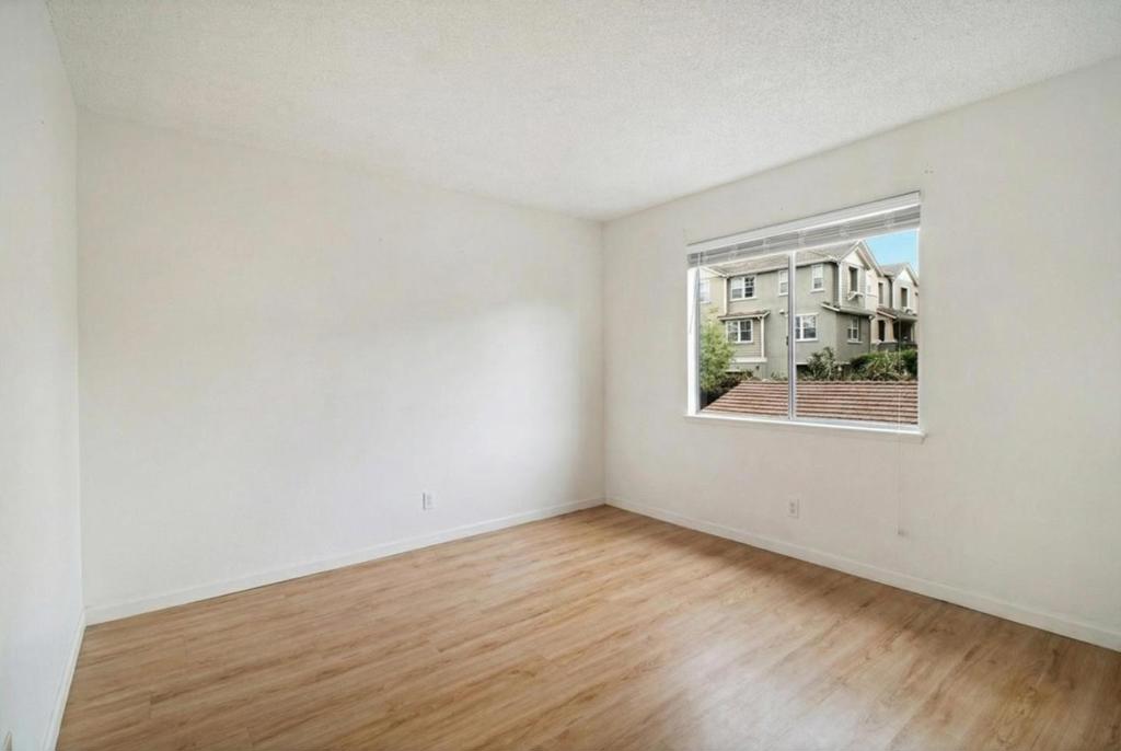 2599 Easton Lane 109