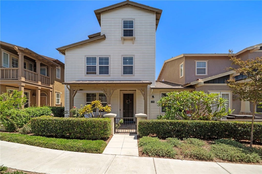 221 Landmark LN