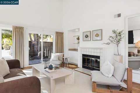 Tiny photo for 28 Shepardson Ln Ln, Alameda, CA 94502 (MLS # 41151619)