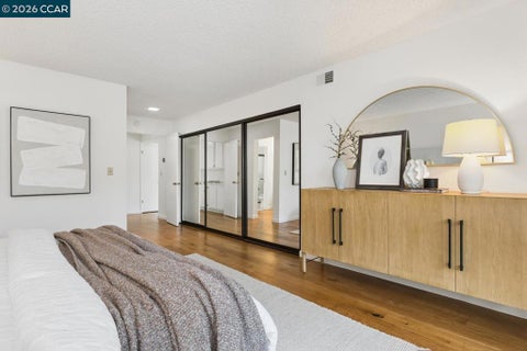 Tiny photo for 28 Shepardson Ln Ln, Alameda, CA 94502 (MLS # 41151619)