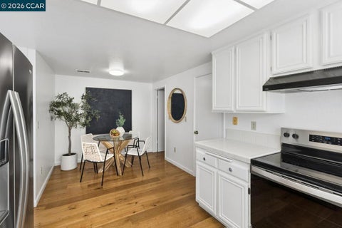 Tiny photo for 28 Shepardson Ln Ln, Alameda, CA 94502 (MLS # 41151619)