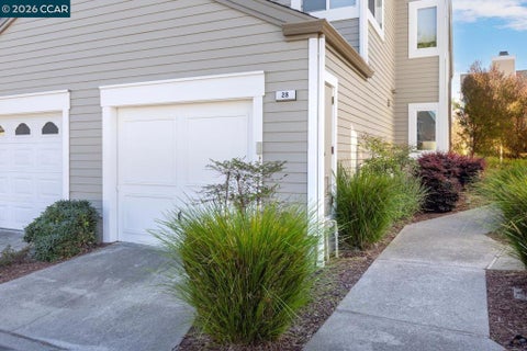 Tiny photo for 28 Shepardson Ln Ln, Alameda, CA 94502 (MLS # 41151619)