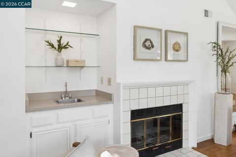 Tiny photo for 28 Shepardson Ln Ln, Alameda, CA 94502 (MLS # 41151619)