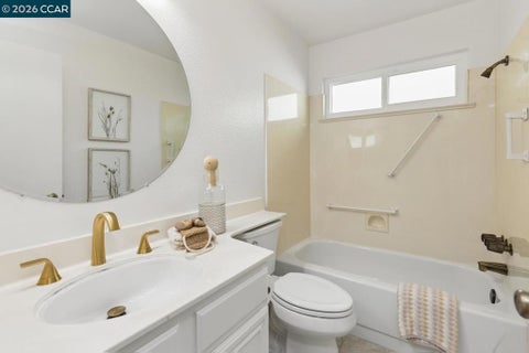 Tiny photo for 28 Shepardson Ln Ln, Alameda, CA 94502 (MLS # 41151619)