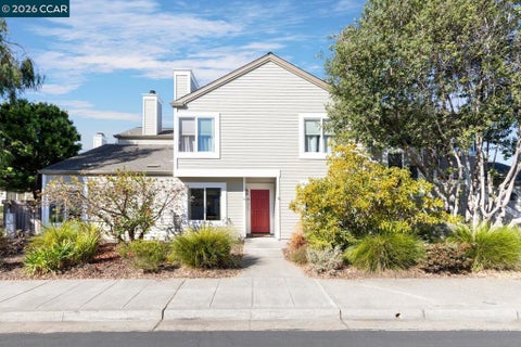 Photo of 28 Shepardson Ln Ln, Alameda, CA 94502 (MLS # 41151619)
