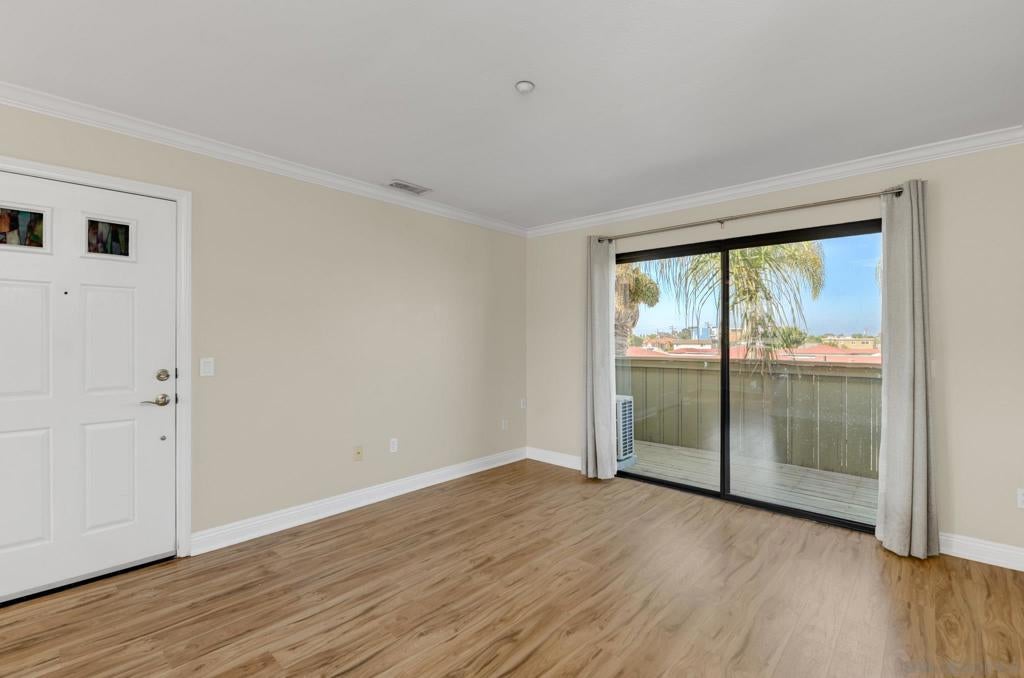 201 Twin Oaks Ave 5