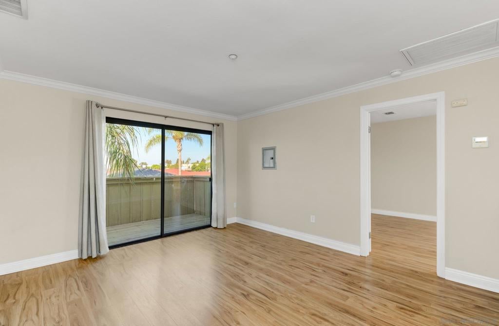 201 Twin Oaks Ave 5