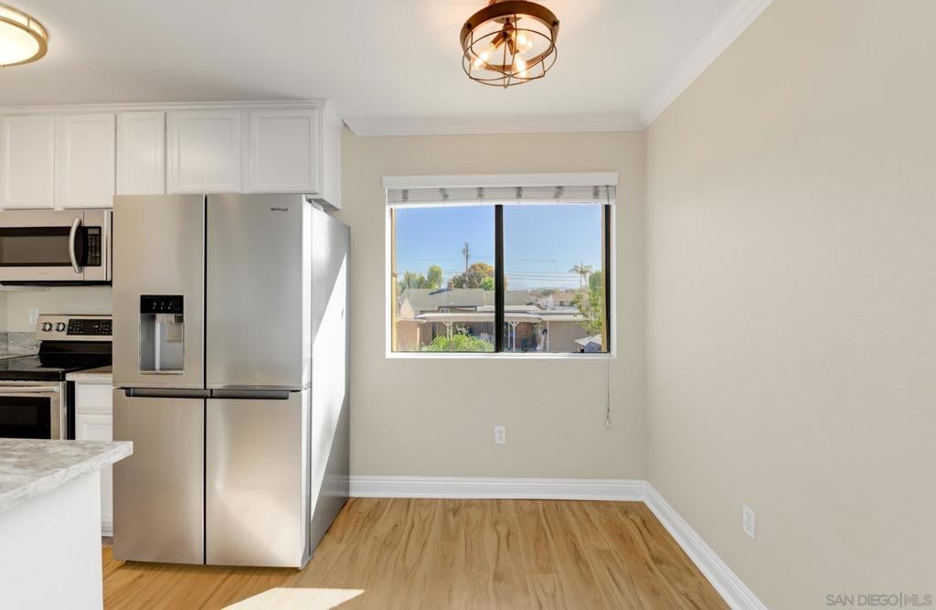 201 Twin Oaks Ave 5
