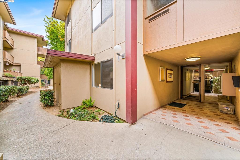 Welcome Home to This Light-Filled Corner Unit in a Prime Alameda Setting! Discover the charm and convenience of this 2-bedroom, 1-bath corner condo—843 sq ft of thoughtfully refreshed living space. New laminate flooring flows throughout, unifying the bright living and dining areas. The open layout offers easy flow from the living room to both bedrooms, each filled with natural light, and a full bath that’s stylish and functional. Enjoy your private patio for morning coffee or evening relaxation. Set within a secure, gated community, the property features landscaped grounds and a welcoming atmosphere. Just around the corner, Crab Cove Park and State Beach offers sandy shoreline, scenic trails, and beautiful Bay views. You’ll also love the easy access to Webster Street’s shops and dining, nearby parks, and convenient transit options. With its unbeatable location and move-in-ready appeal, this Alameda condo is the perfect blend of comfort, convenience, and island living.