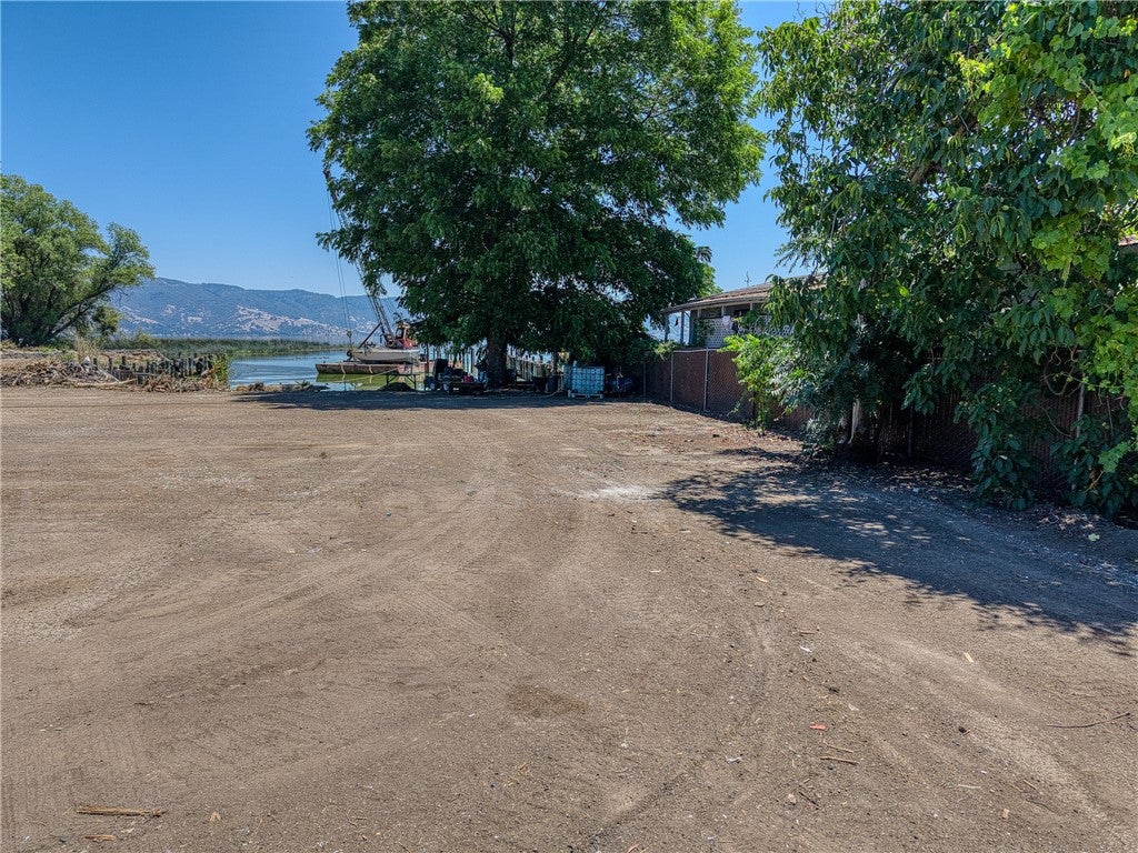 4270 Lakeshore Boulevard