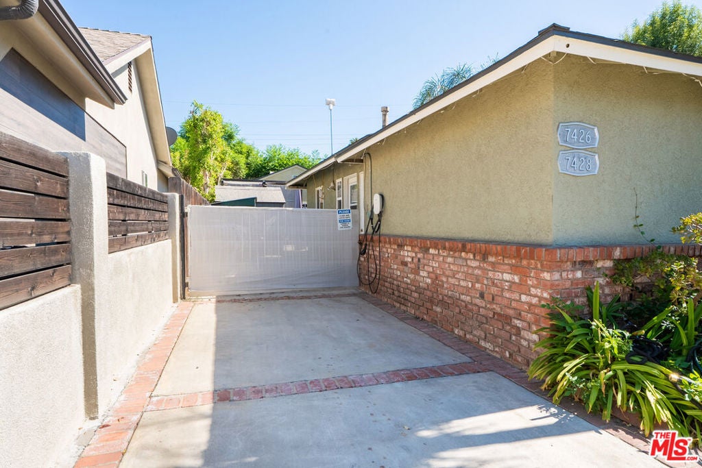 7426 Caldus Avenue