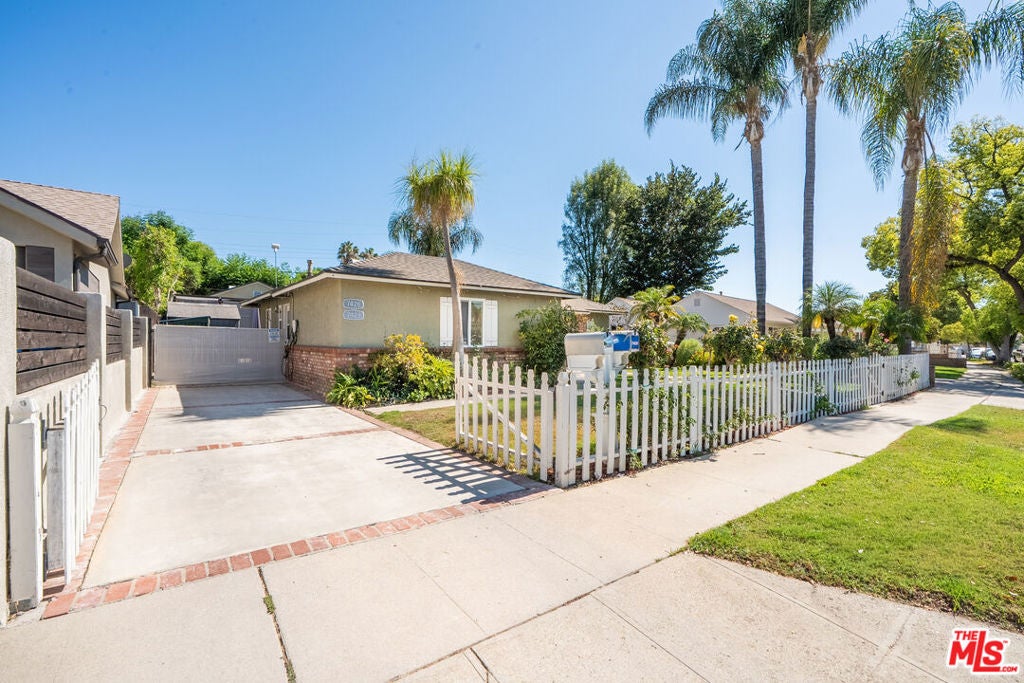 7426 Caldus Avenue
