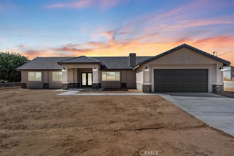 Photo of 16347 El Centro Street, Hesperia, CA 92345 (MLS # IV25215110)