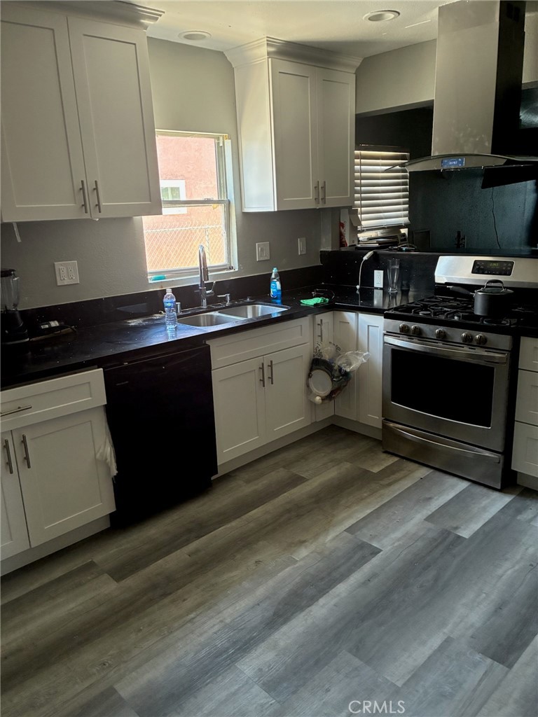 8991 Victoria Avenue