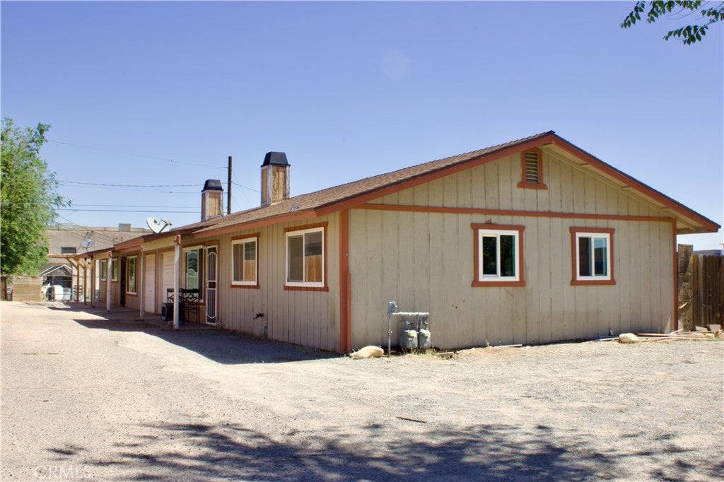 16594 Vine