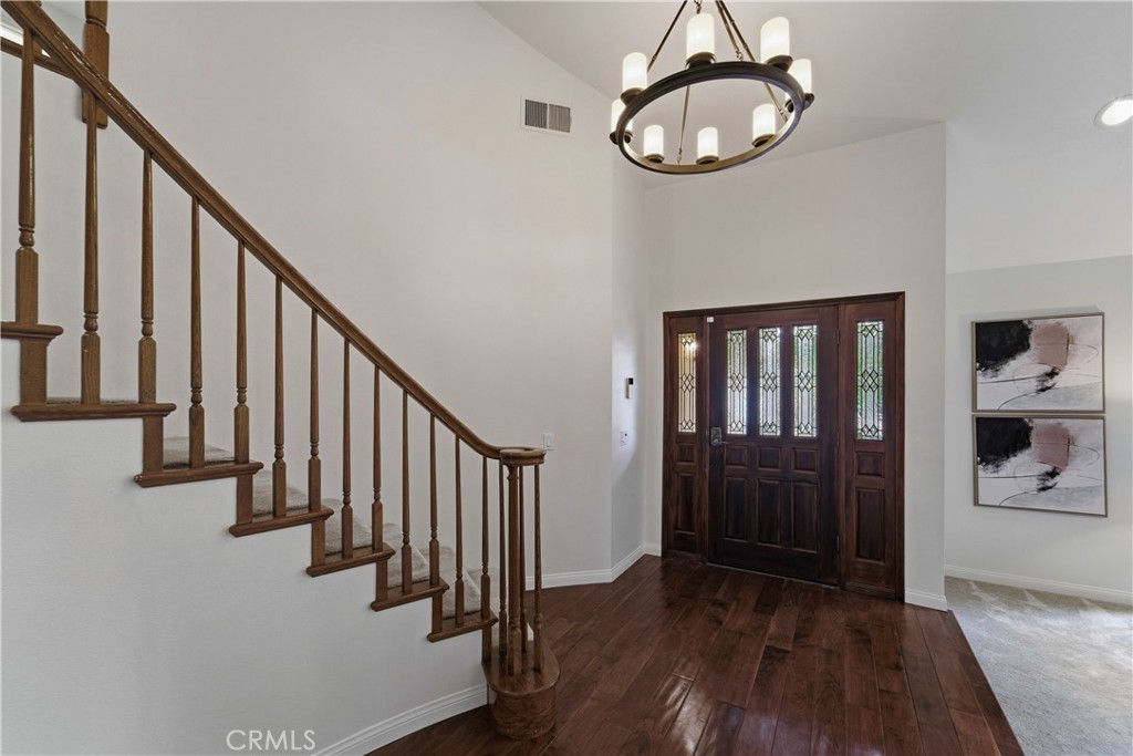 5620 Middle Crest