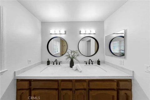 Tiny photo for 5620 Middle Crest DR, Agoura Hills, CA 91301 (MLS # SR26117154)