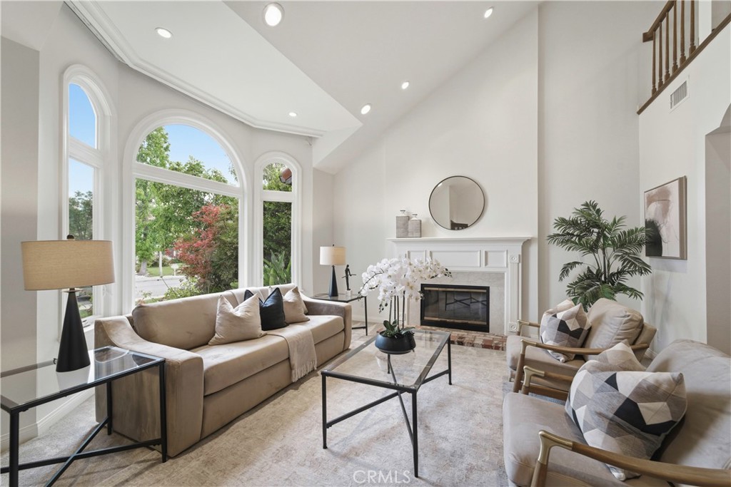 5620 Middle Crest