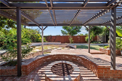 Tiny photo for 9116 Neath ST, Ventura, CA 93004 (MLS # SR26194780)