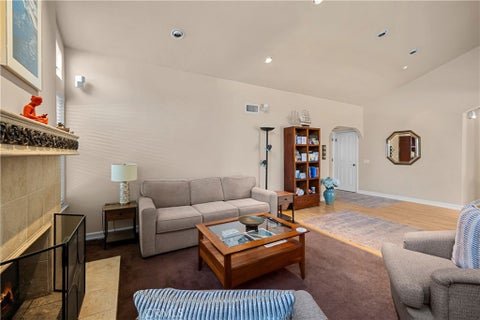 Tiny photo for 9116 Neath ST, Ventura, CA 93004 (MLS # SR26194780)