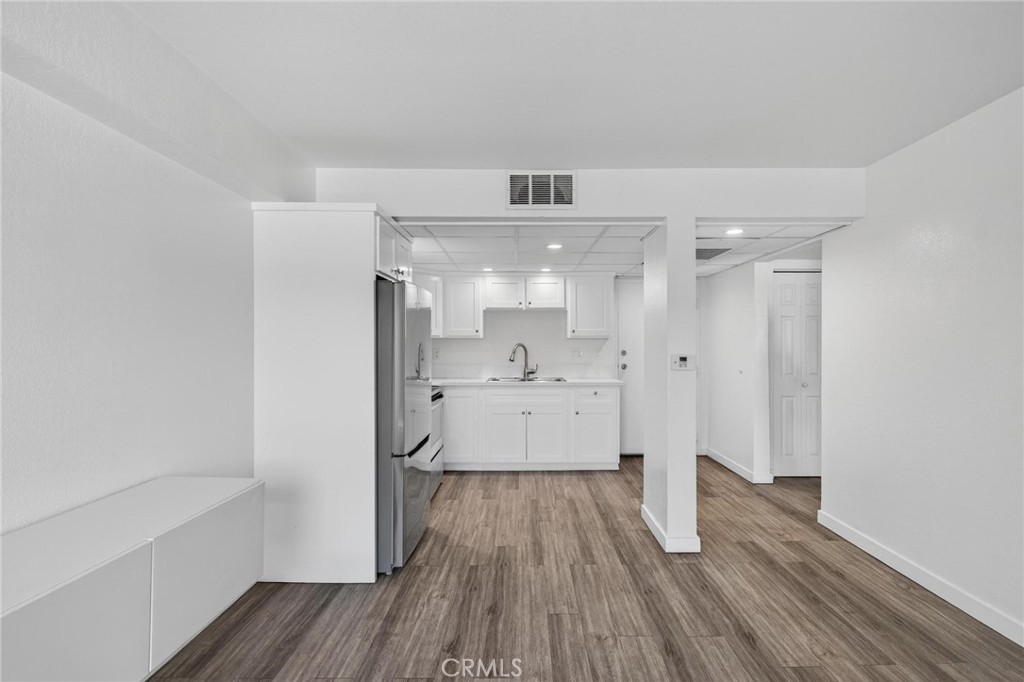 1450 LOCUST AVENUE 301