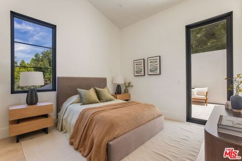 Tiny photo for 1749 Mandeville Lane, Los Angeles, CA 90049 (MLS # 26651925)