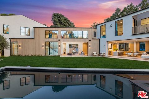 Tiny photo for 1749 Mandeville Lane, Los Angeles, CA 90049 (MLS # 26651925)