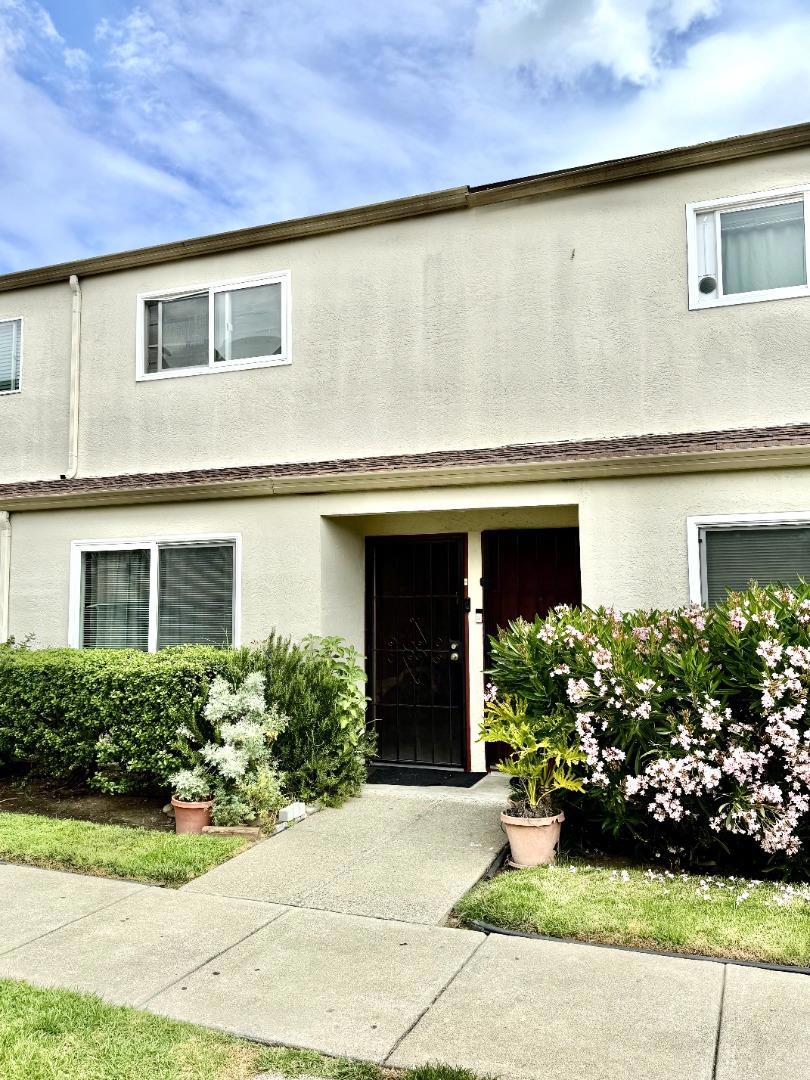 Welcome to this charming 2-bedroom, 1.5-bathroom Townhouse located in the vibrant city of Hayward. Spanning 882 square feet, this home offers a cozy living space with a dining area perfect for intimate meals. The kitchen is efficiently designed, making meal preparation a breeze. This property comes with access to a community pool, offering a great place to relax and unwind. While there are no garage spaces, the community amenities and central location provide convenience and comfort. This residence is situated within the Hayward Unified School District, providing educational options for families. With no cooling system and a unique heating setup, this home offers a distinct living experience in a dynamic community.