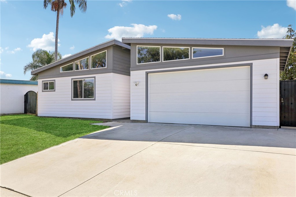 616 W Ash Avenue
