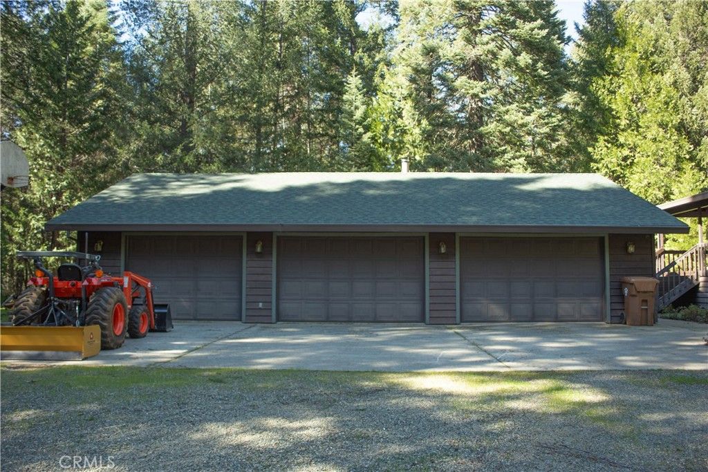 Photo of 6735 Lakefront Dr Dr, Magalia, CA 95954 (MLS # PA26046516)