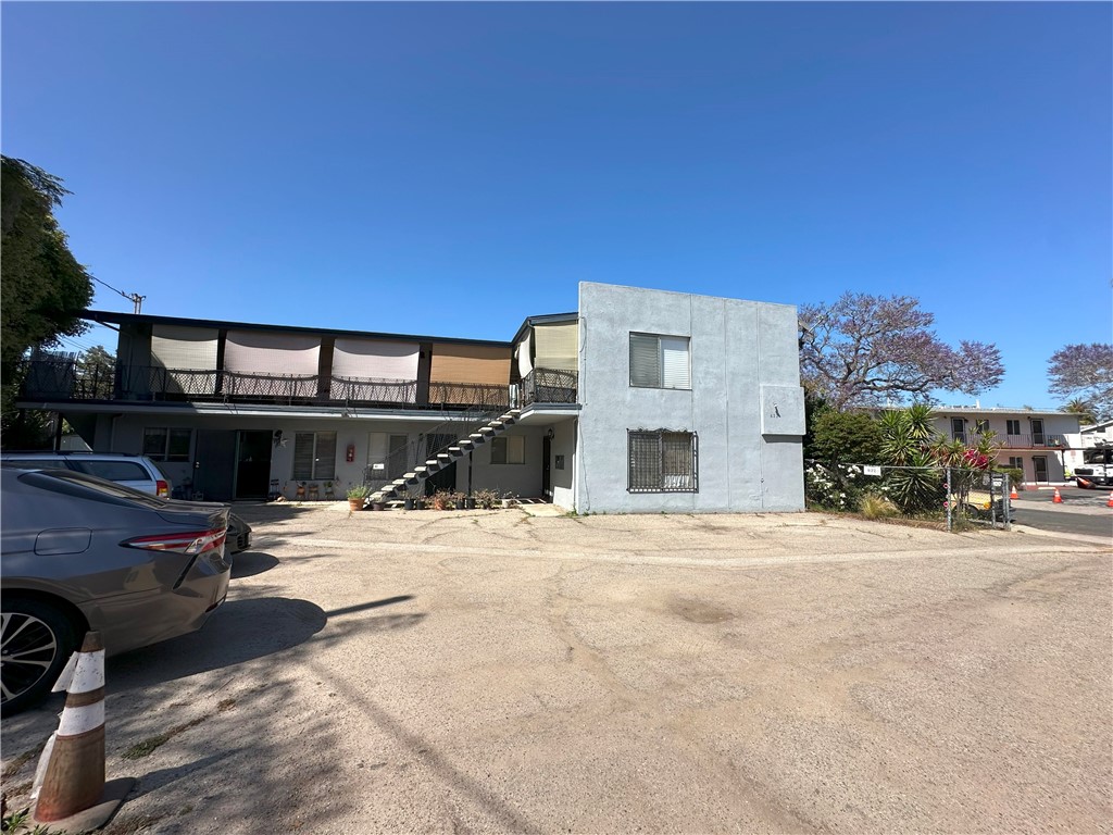 622 Kentia Avenue 6