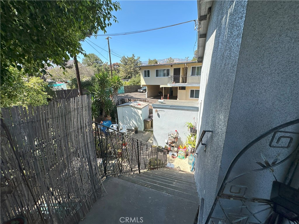 622 Kentia Avenue 6