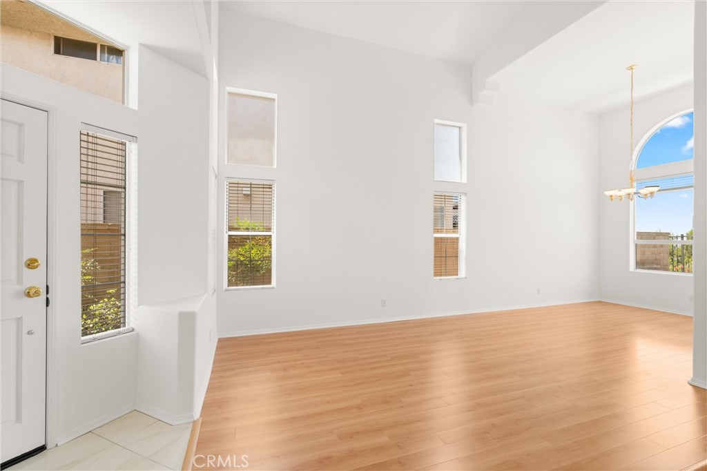 917 S Dylan Way