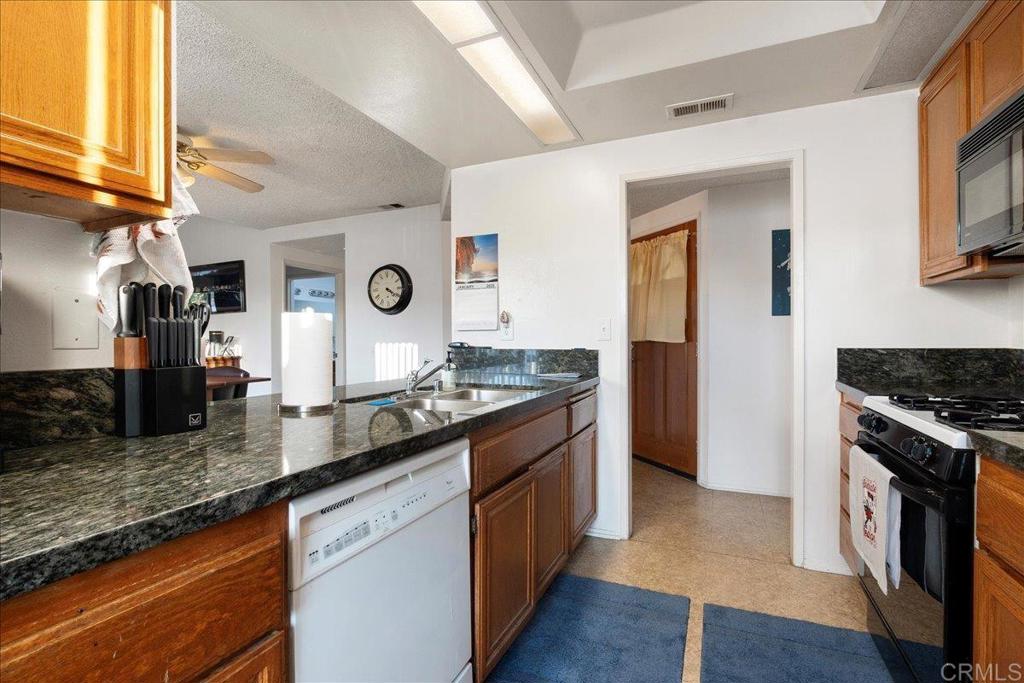 6956 Sandpiper Place