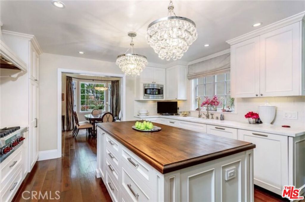 28 Westport