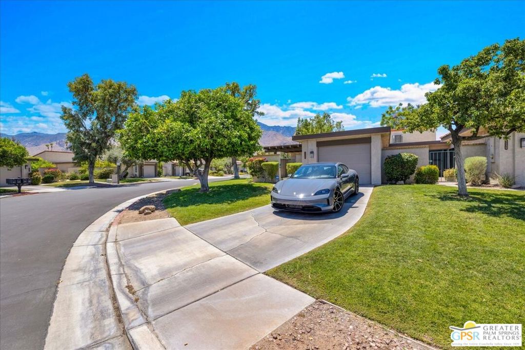 1129 Trofeo Circle
