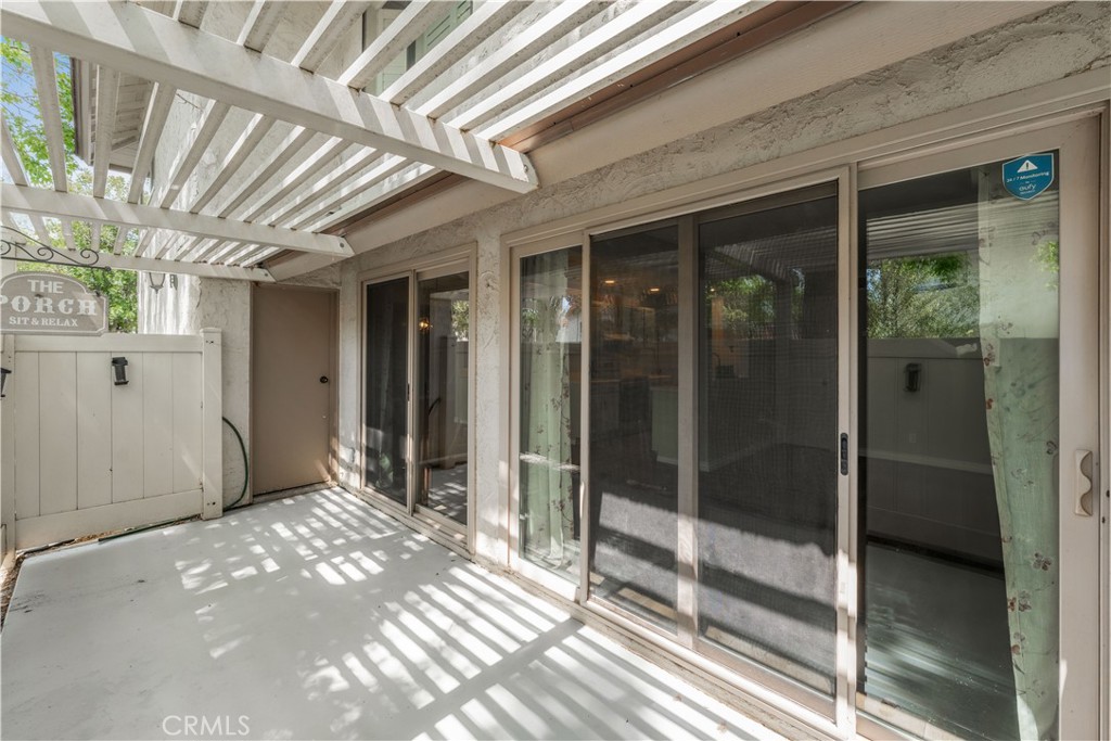 Village Green (725) - Residential Lease