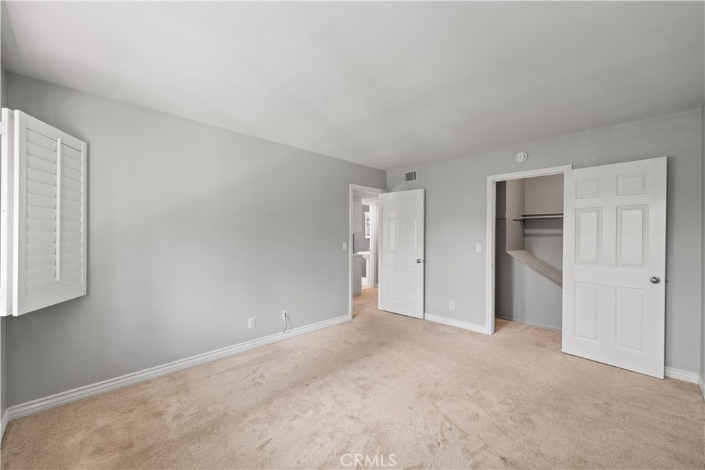 Village Green (725) - Residential Lease