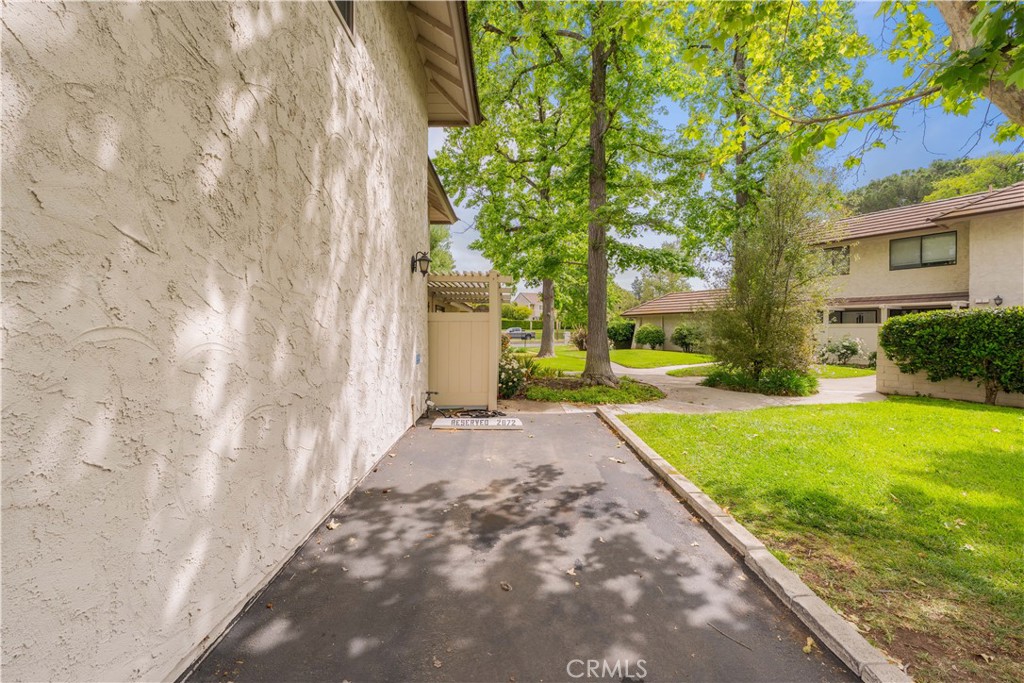 Village Green (725) - Residential Lease