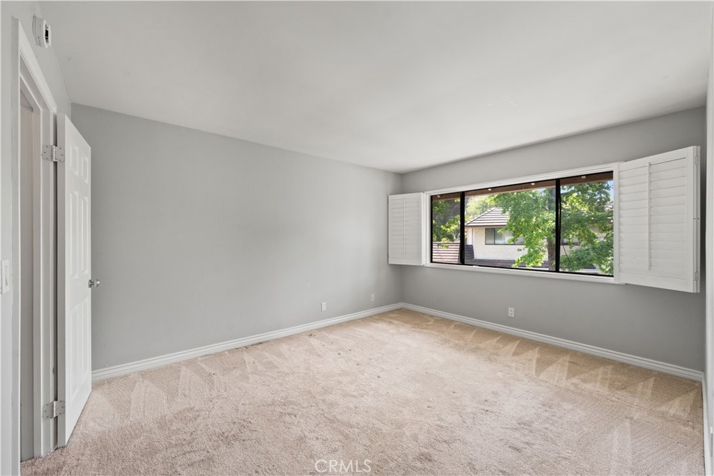 Village Green (725) - Residential Lease