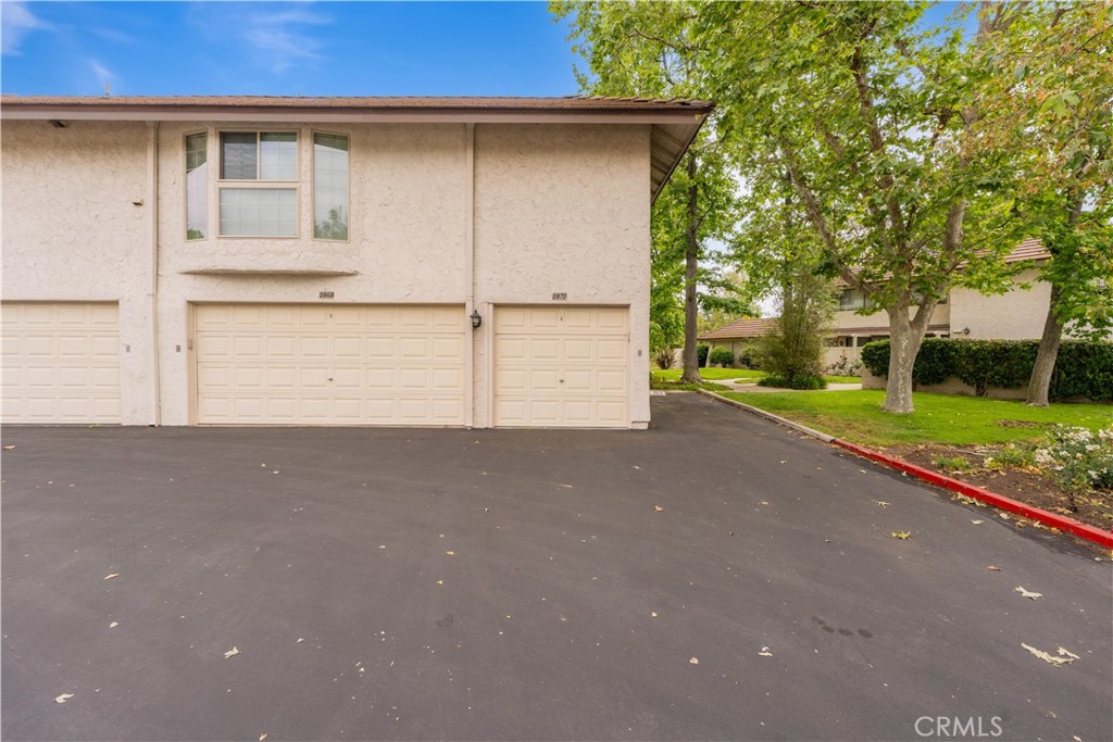 Village Green (725) - Residential Lease